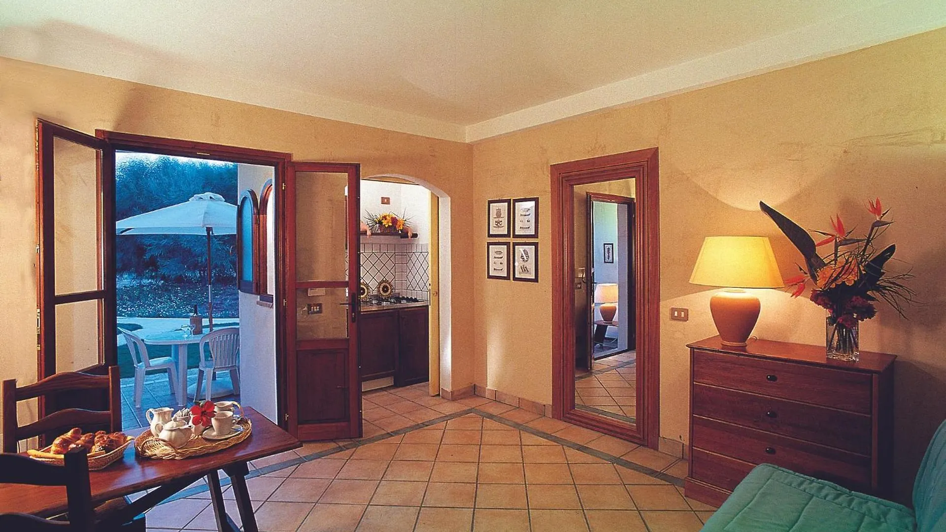 Fantastico Baia De Bahas Residence Two Bedroom Sleeps Six No 1500 Marinella  Appartement