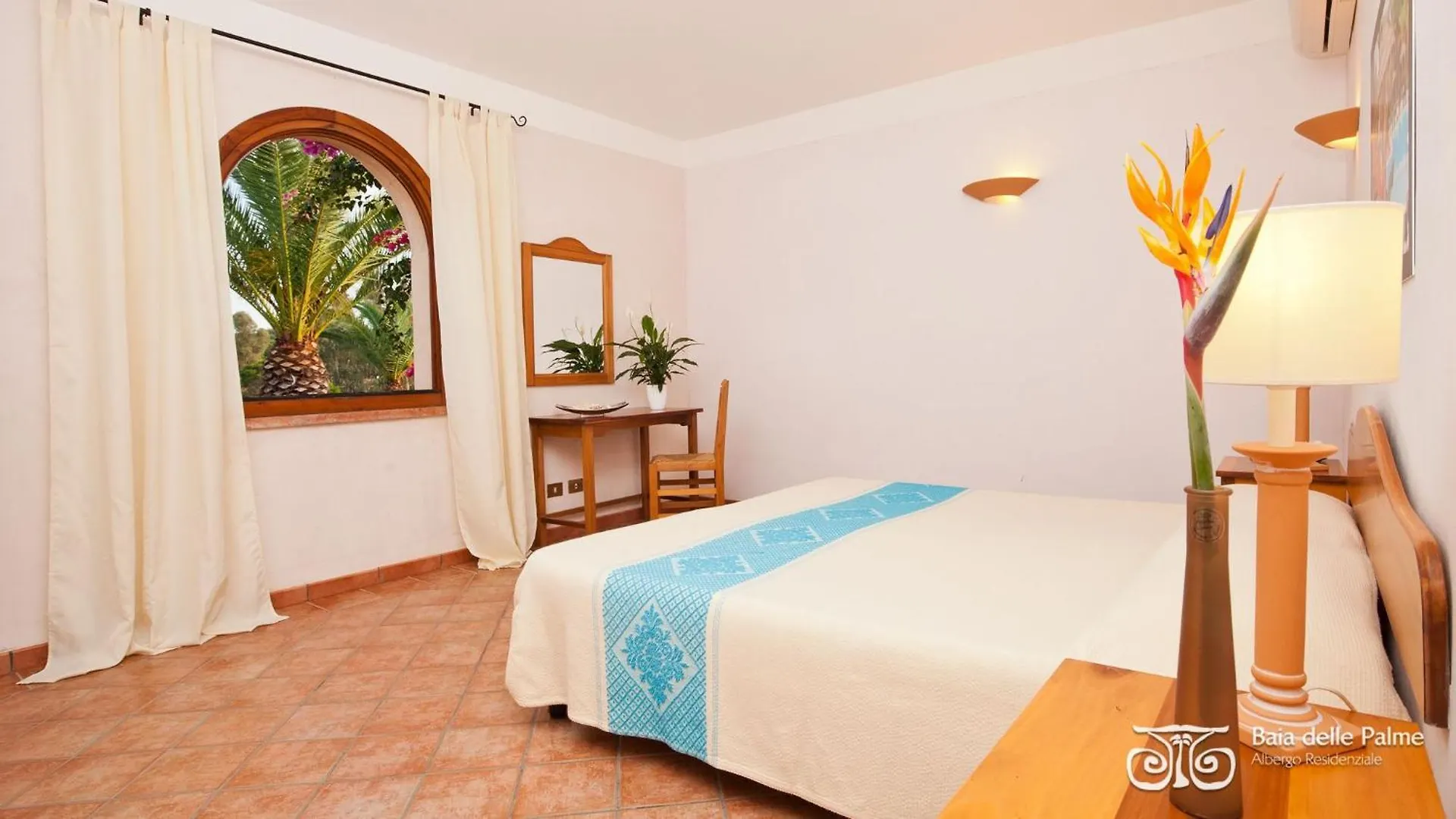 Fantastico Baia De Bahas Residence Two Bedroom Sleeps Six No 1500 Marinella  Italië